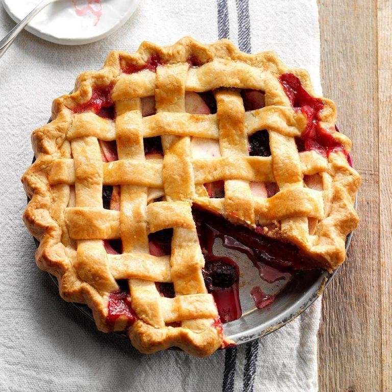 Blackberry and Apple Pie