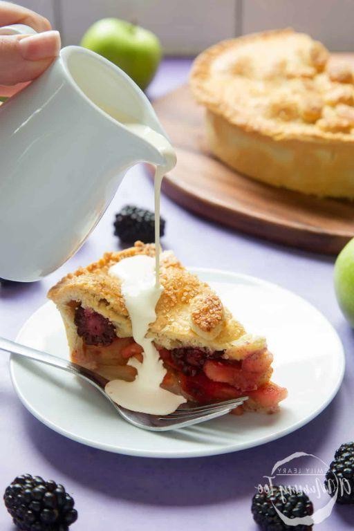 Blackberry and Cinnamon Pie