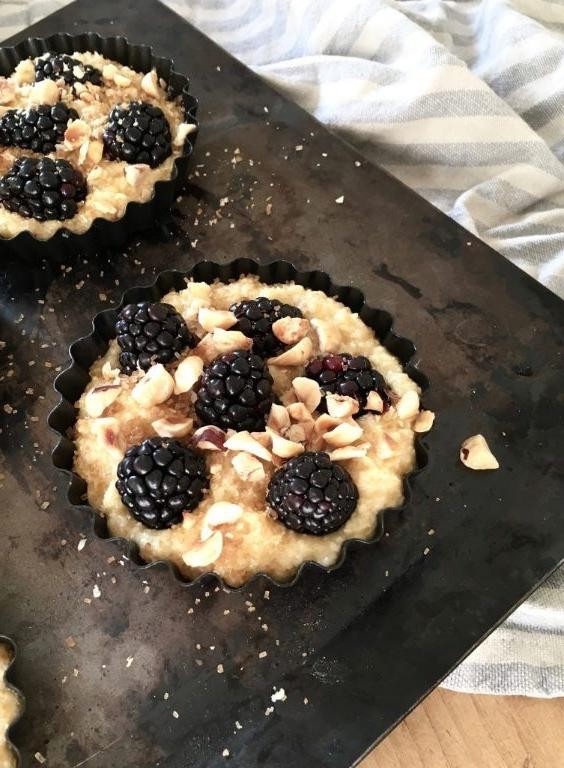 Blackberry and Hazelnut Pie