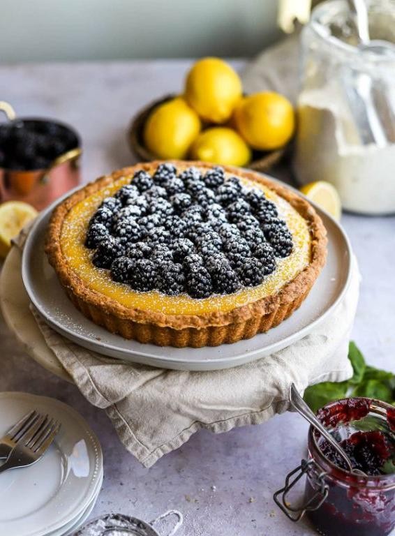 Blackberry and Lemon Pie