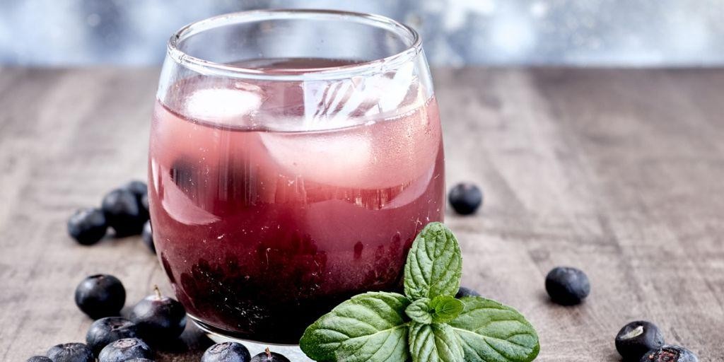 Blueberry and Coconut Water Refresher