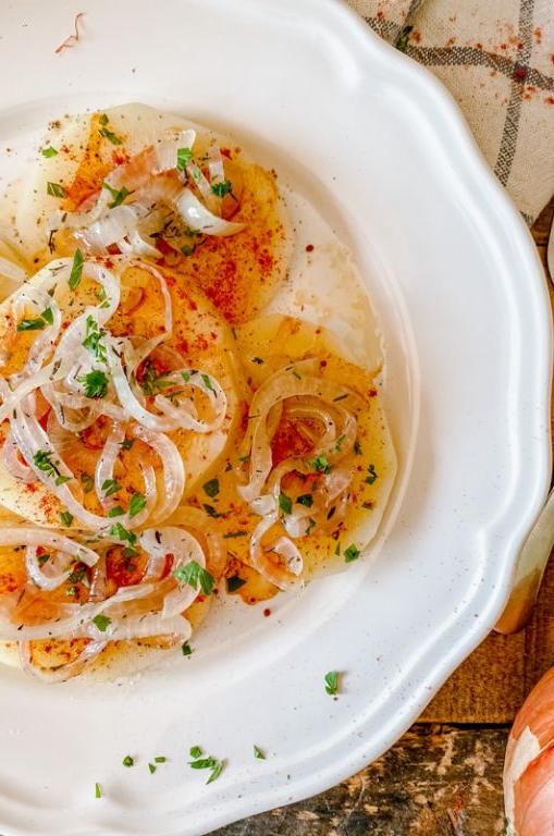 Boiled Potatoes with Paprika and Onion
