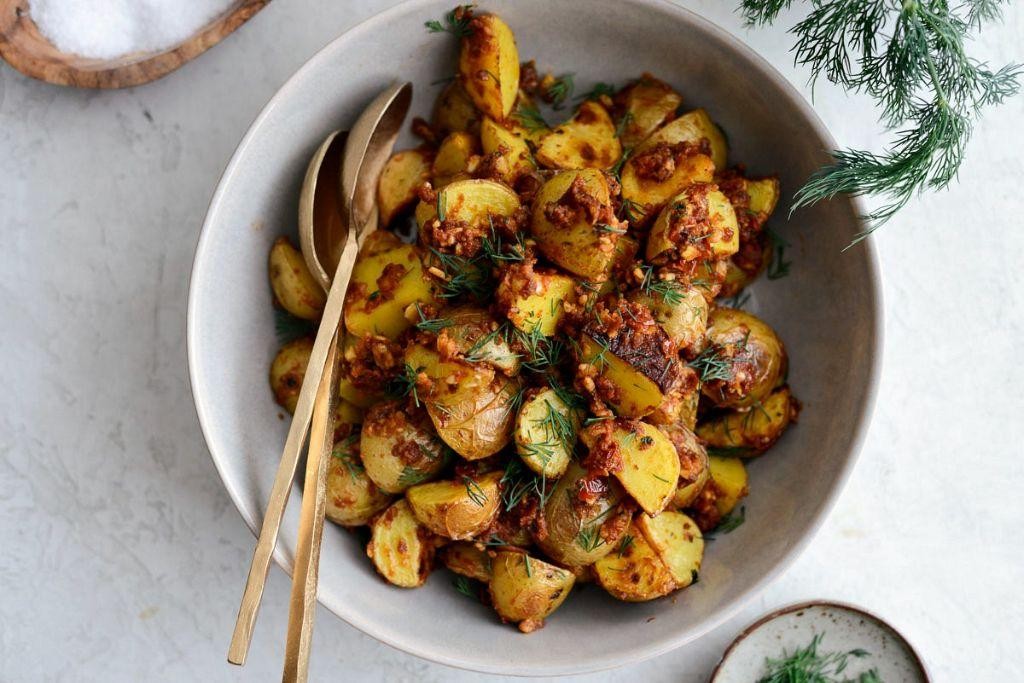 Boiled Potatoes with Sun-Dried Tomatoes