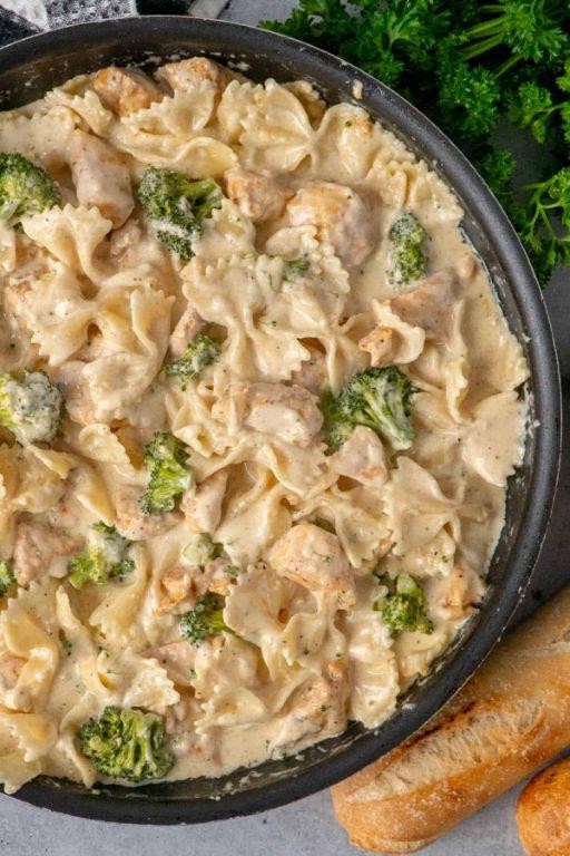 Bow Tie Pasta Alfredo with Broccoli