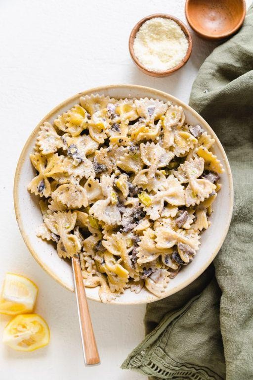 Bow Tie Pasta with Mushrooms and Garlic