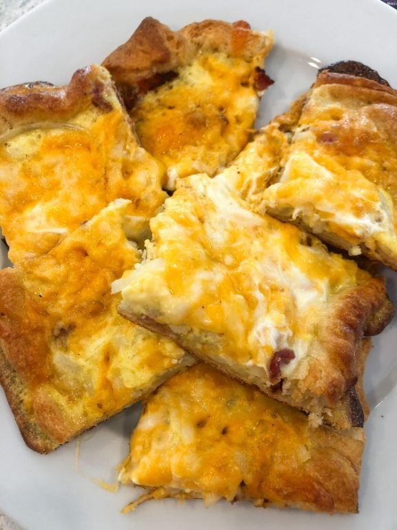 Breakfast Crescent Roll Pizza