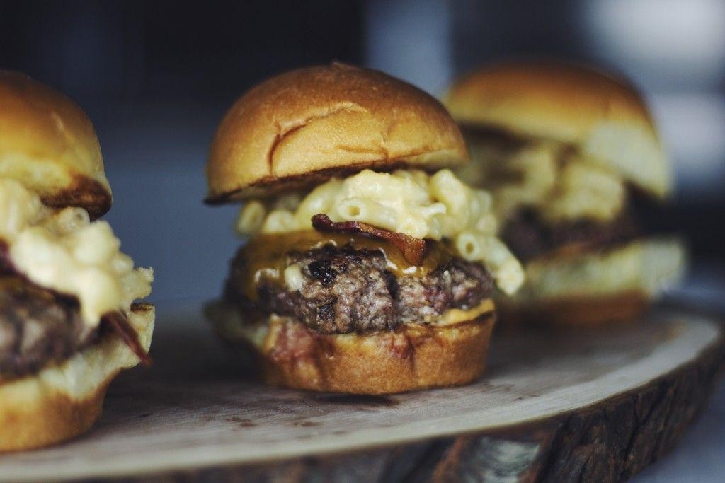 Buffalo Mac and Cheese Sliders