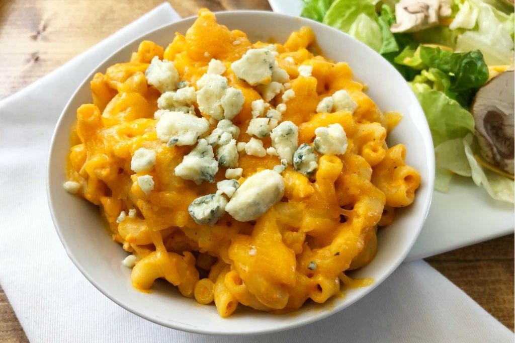 Buffalo Ranch Macaroni and Cheese