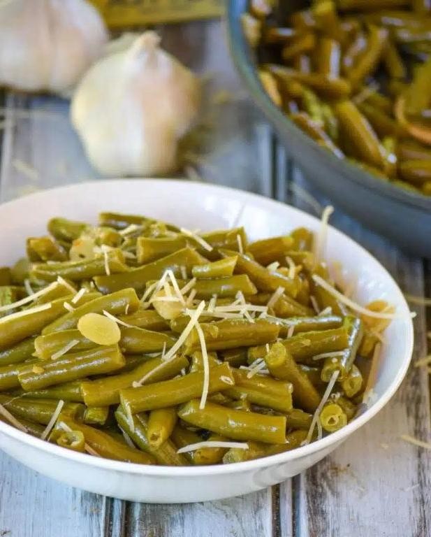 Canned Green Beans with Garlic and Parmesan