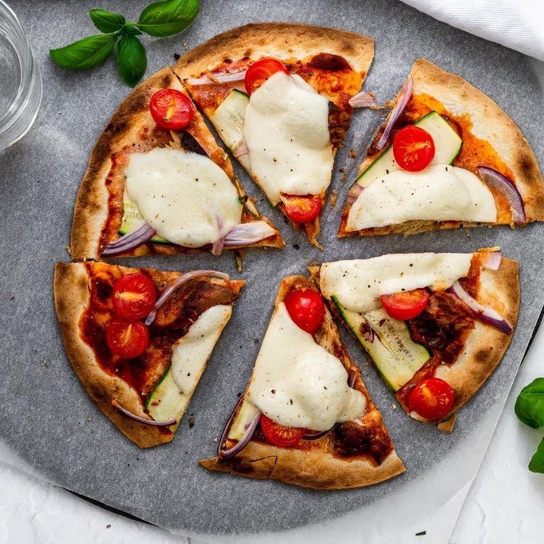 Canned Mackerel and Garlic Bread Pizza