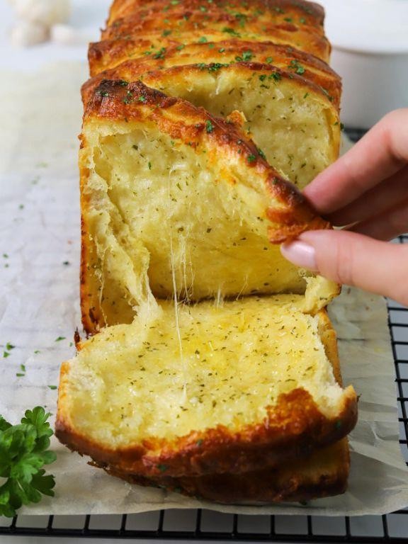 Cheesy Garlic Pull Apart Bread