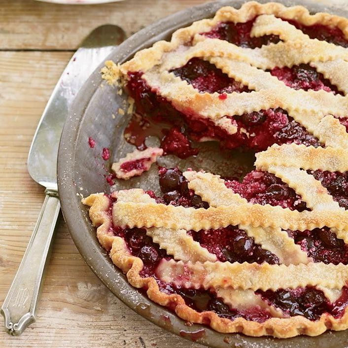 Cherry Berry Pie with Cinnamon