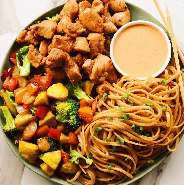 Chicken Hibachi Noodles with Zucchini
