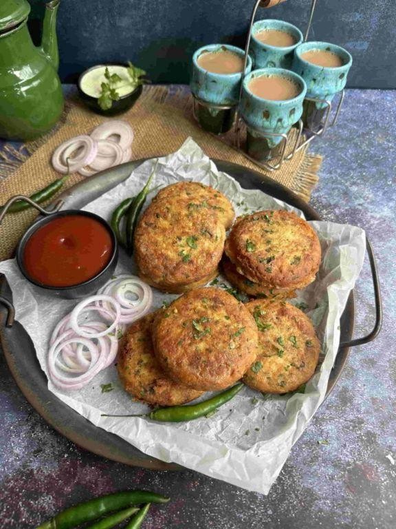 Chicken Shami Kabab with Mint Yogurt Sauce