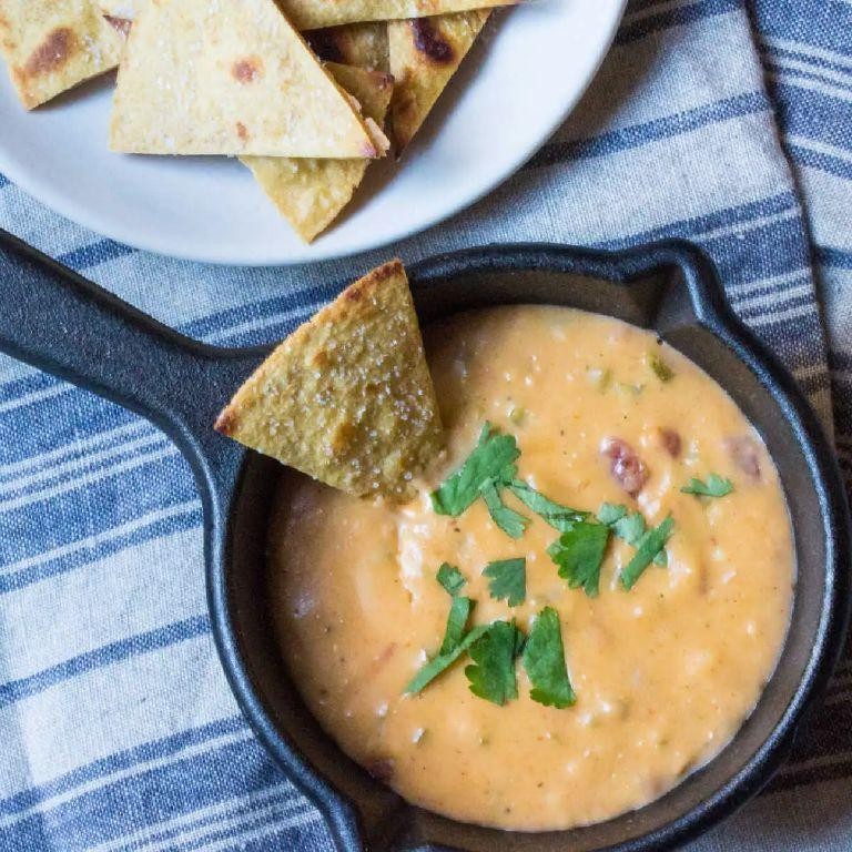 Chili Con Queso Boat Dip