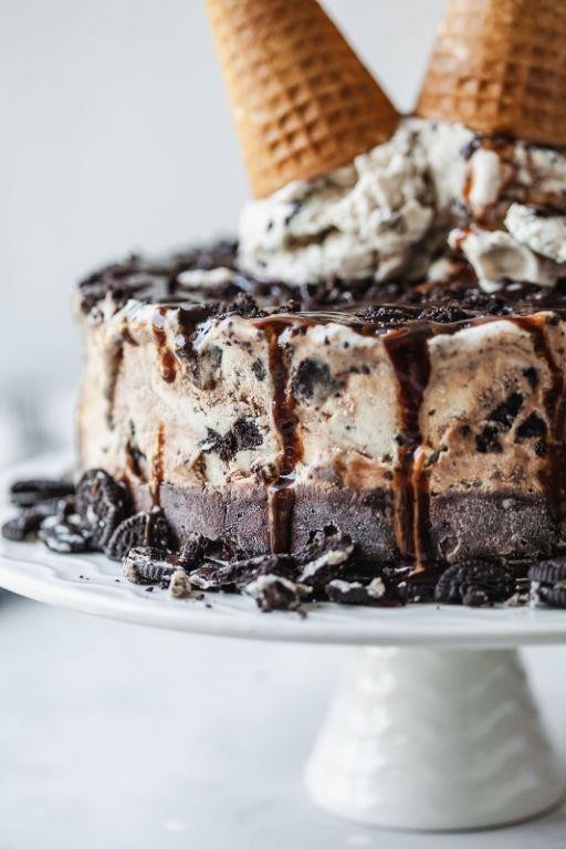 Chocolate Cookies and Cream Ice Cream Cake