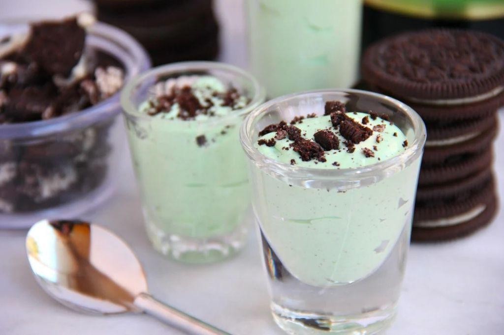 Chocolate Mint Pudding Shots