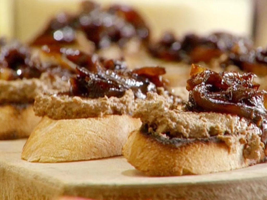 Chopped Liver Pâté with Caramelized Onions