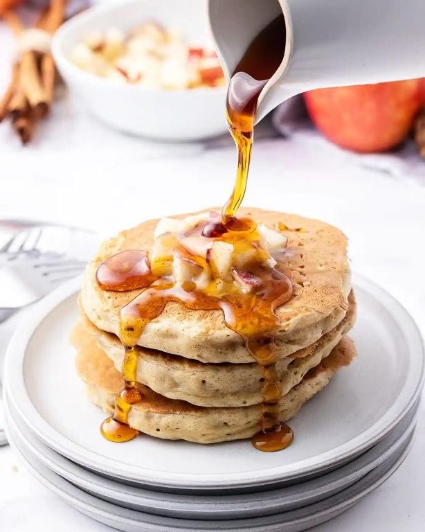 Cinnamon Applesauce Pancakes