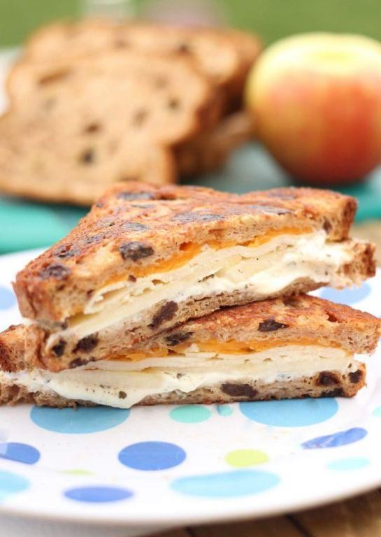 Cinnamon Basil Grilled Cheese Sandwich