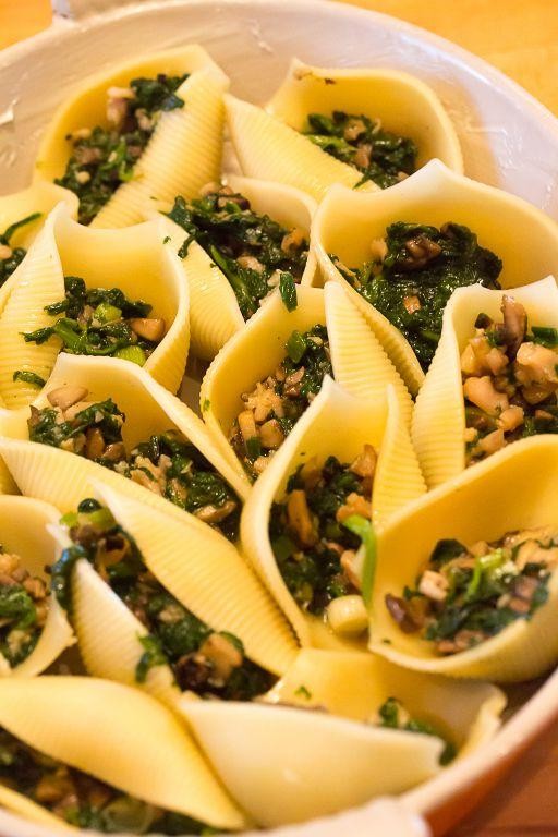Clam and Spinach Stuffed Shells
