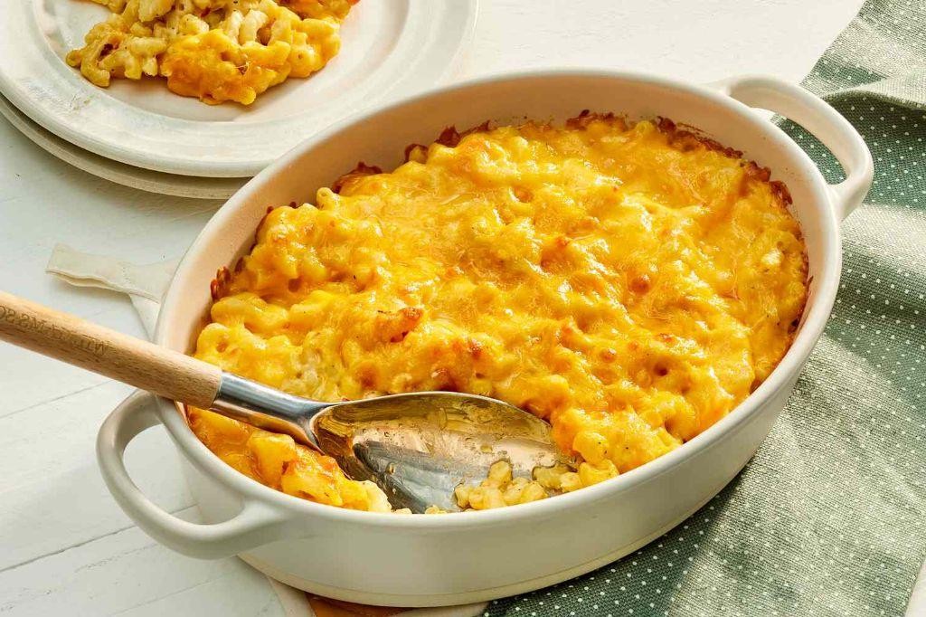Classic Baked Mac and Cheese