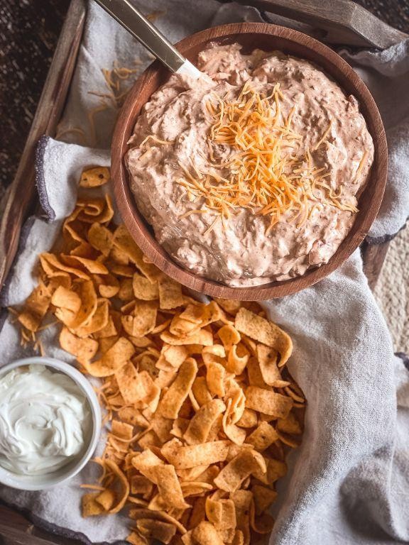 Classic Cheesy Boat Dip