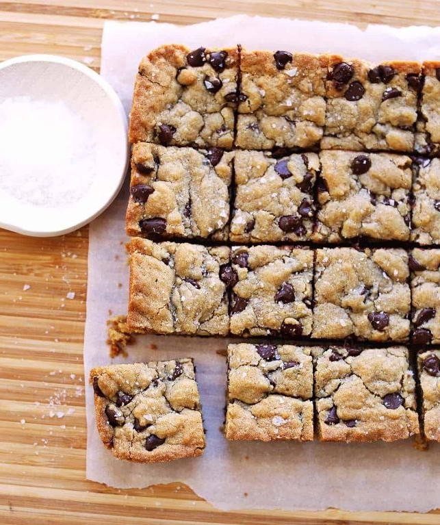 Classic Chocolate Chip Bars