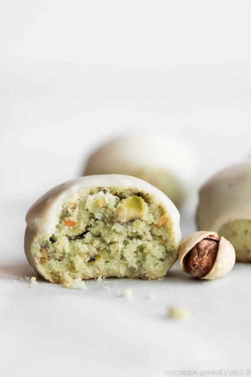 Classic Pistachio Cookies