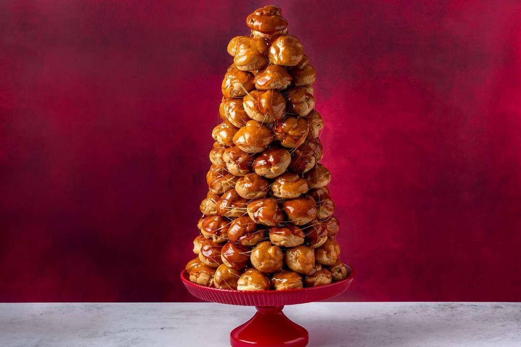 Classic Vanilla Croque en Bouche