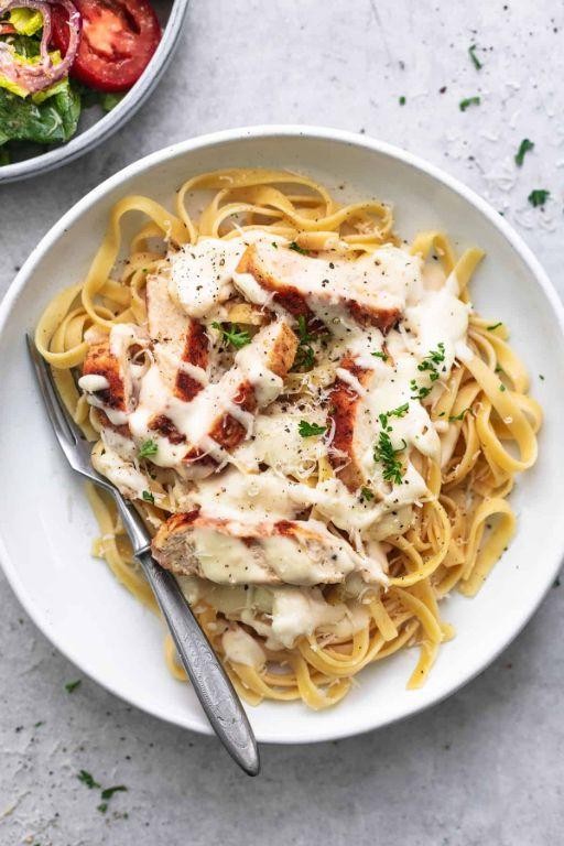 Copycat Olive Garden Chicken Alfredo