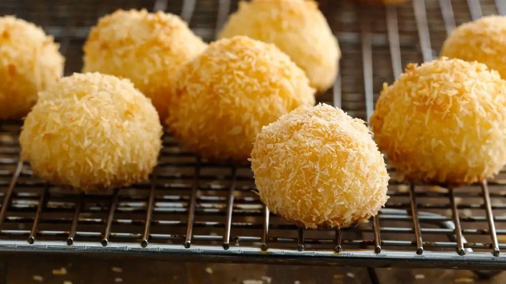 Cream Cheese Coconut Macaroons