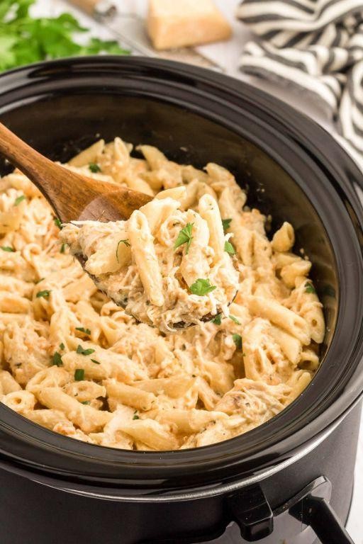 Creamy Garlic Parmesan Pasta Slow Cooker