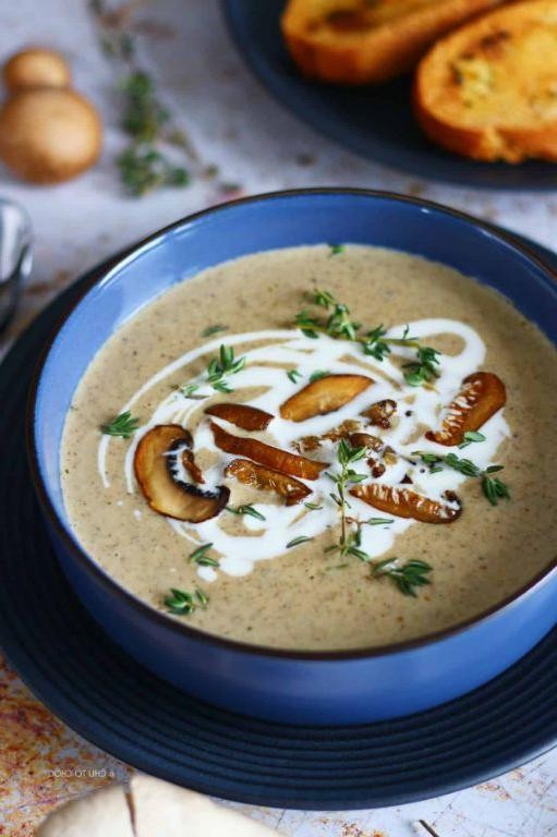 Cremini Mushroom Swamp Soup with Thyme
