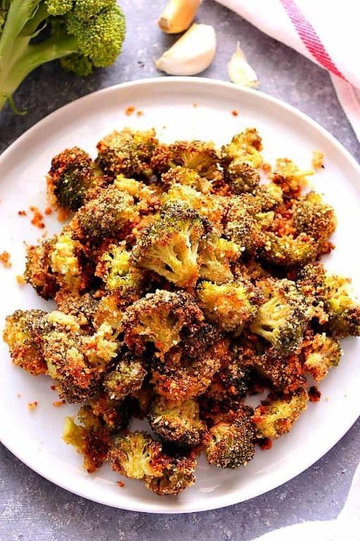 Crispy Roasted Broccoli with Breadcrumbs