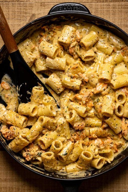 Crispy Salmon Pasta with Creamy Alfredo Sauce