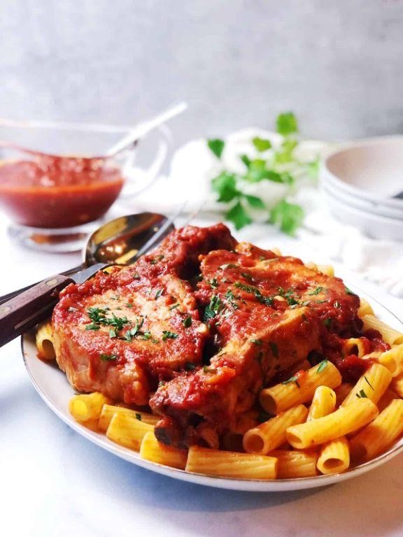 Crock Pot Pork Steaks with Spicy Tomato Sauce