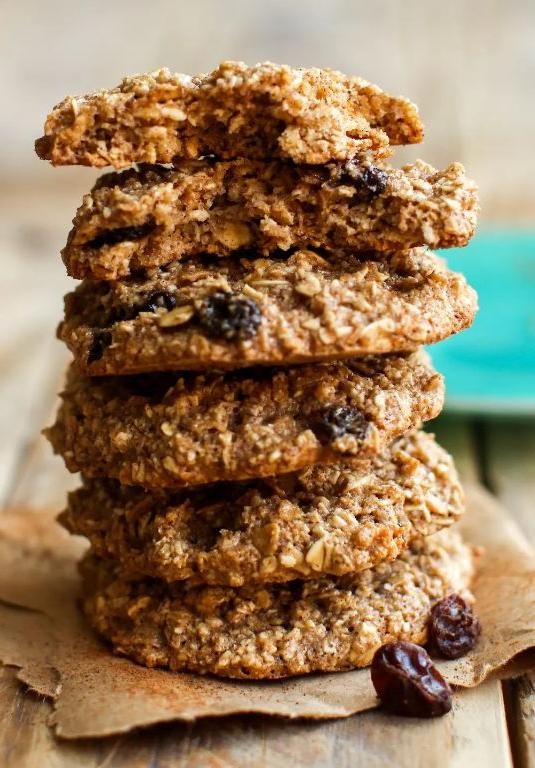 Crunchy Vegan Oatmeal Cookies