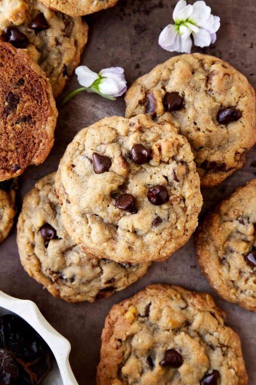 Date Sugar Chocolate Chip Cookies