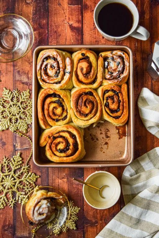 Dried Fruit and Cinnamon Rolls