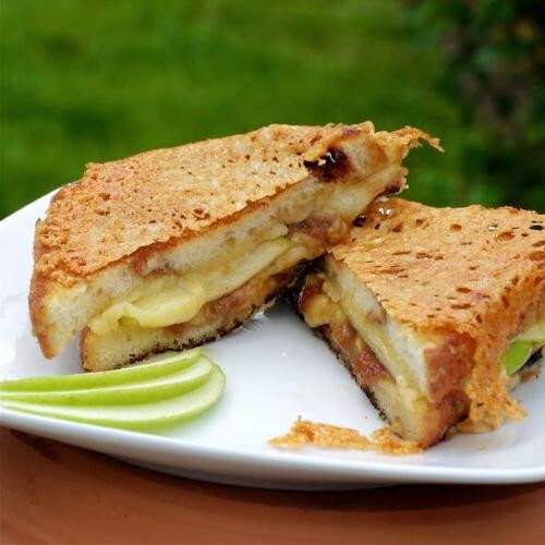 Dubliner Cheese and Apple Grilled Sandwich