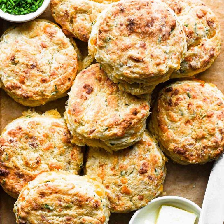 Dubliner Cheese and Chive Buttermilk Biscuits