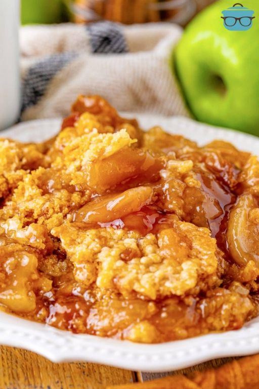 Easy Slow Cooker Apple Dump Cake