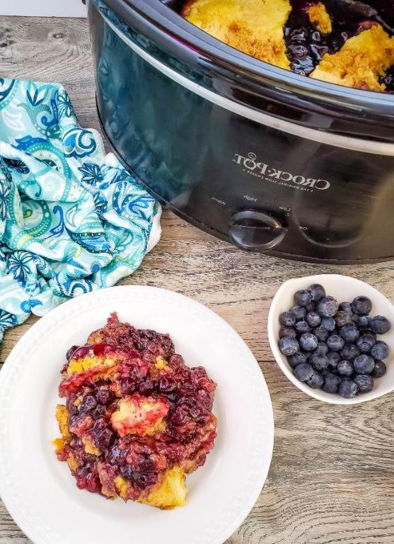 Easy Slow Cooker Lemon Dump Cake