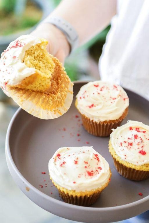 Einkorn Vanilla Cupcakes