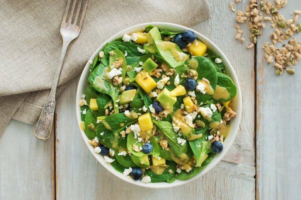 Flaxseed and Spinach Salad with Lemon Dressing