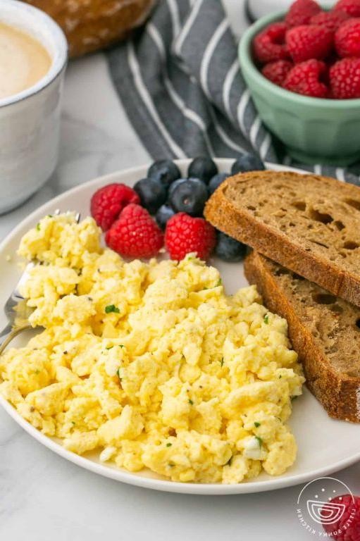 Fluffy Blended Cottage Cheese Scrambled Eggs
