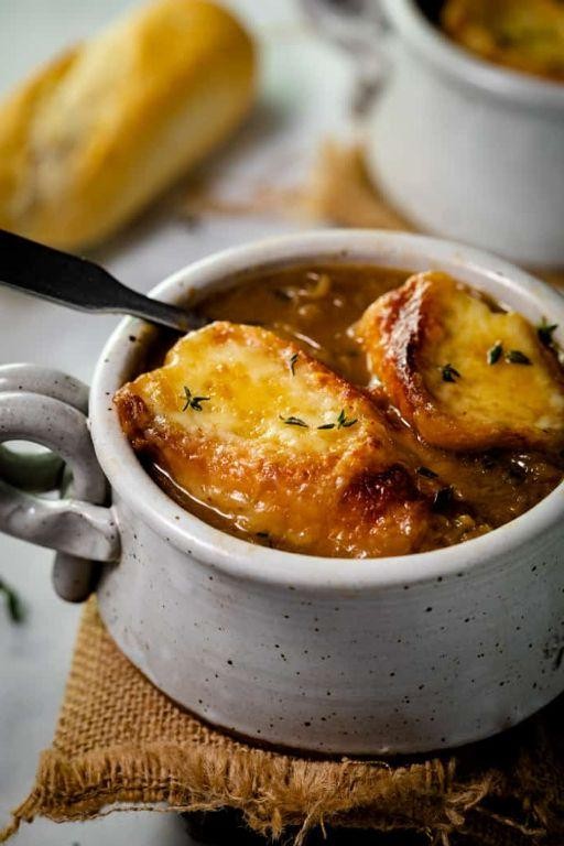 French Onion Soup with White Wine