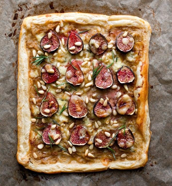 Fresh Fig and Caramelized Onion Tart