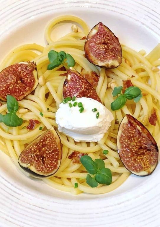 Fresh Fig and Pancetta Pasta
